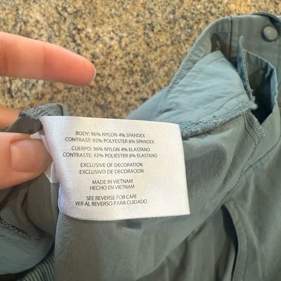 Eddie Bauer Women’s green hiking pants size medium - Picture 3 of 7